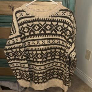Cozy Patterned Crew Neck Sweater